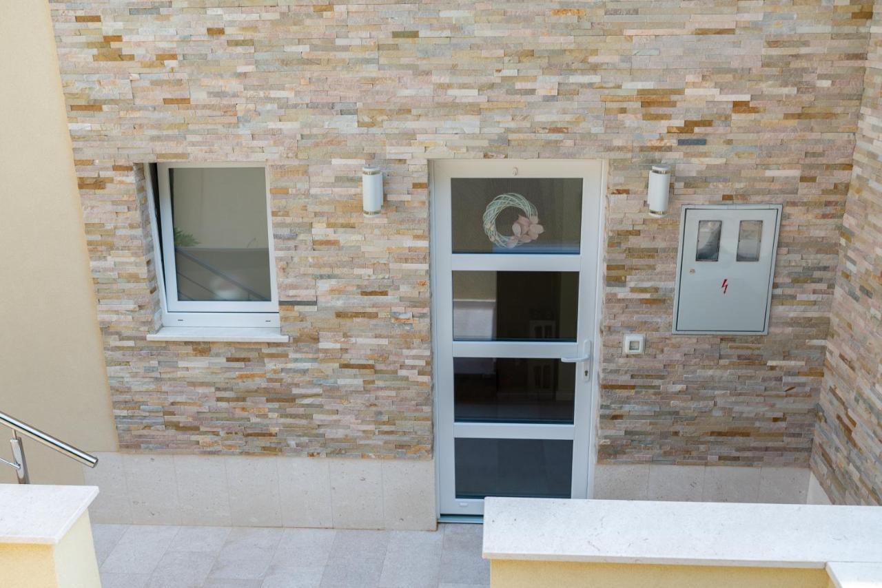 Amore Apatmani Čelina Exterior foto