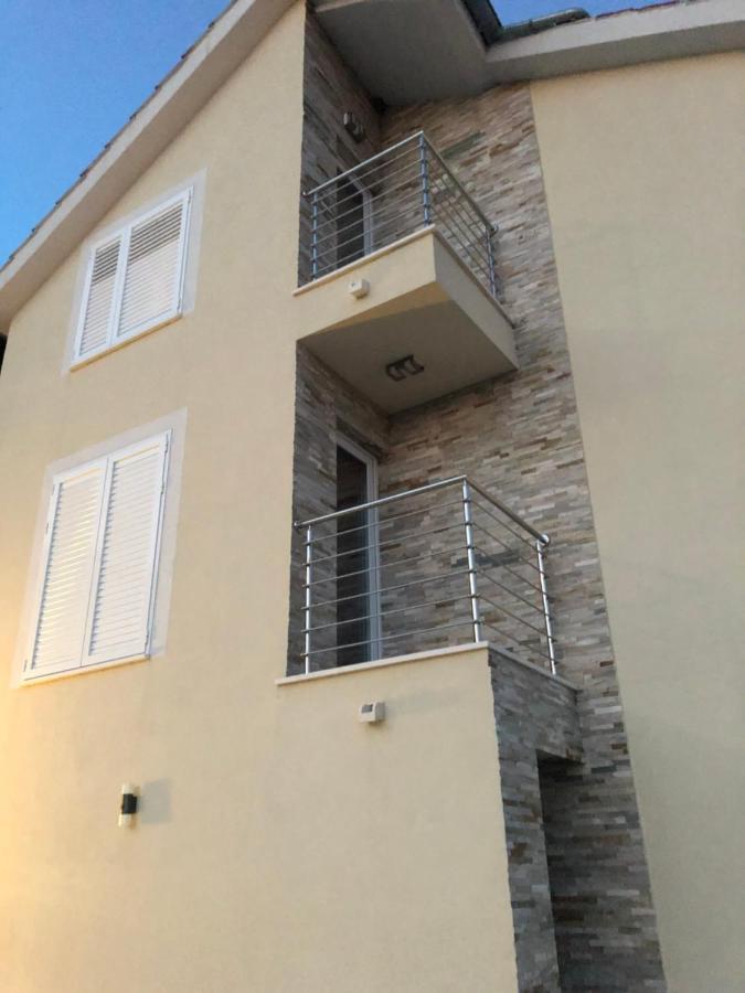 Amore Apatmani Čelina Exterior foto